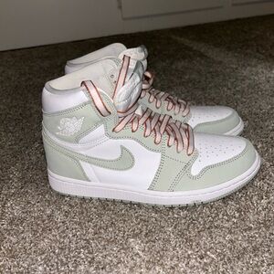 Jordan 1 Retro High OG Seafoam